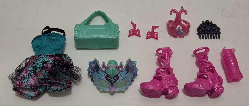 Monster High Lagoona Blue Buried Secrets Haunted Dance Wave 3 G3 Accs ONLY